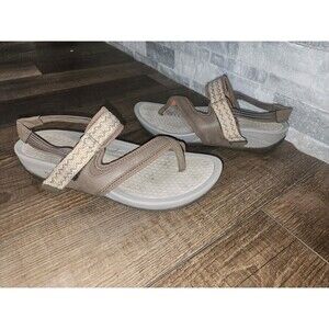 BareTraps Danique Sandals Strappy Comfort Low Wedge Heel Beige Womens Sz 10 M
